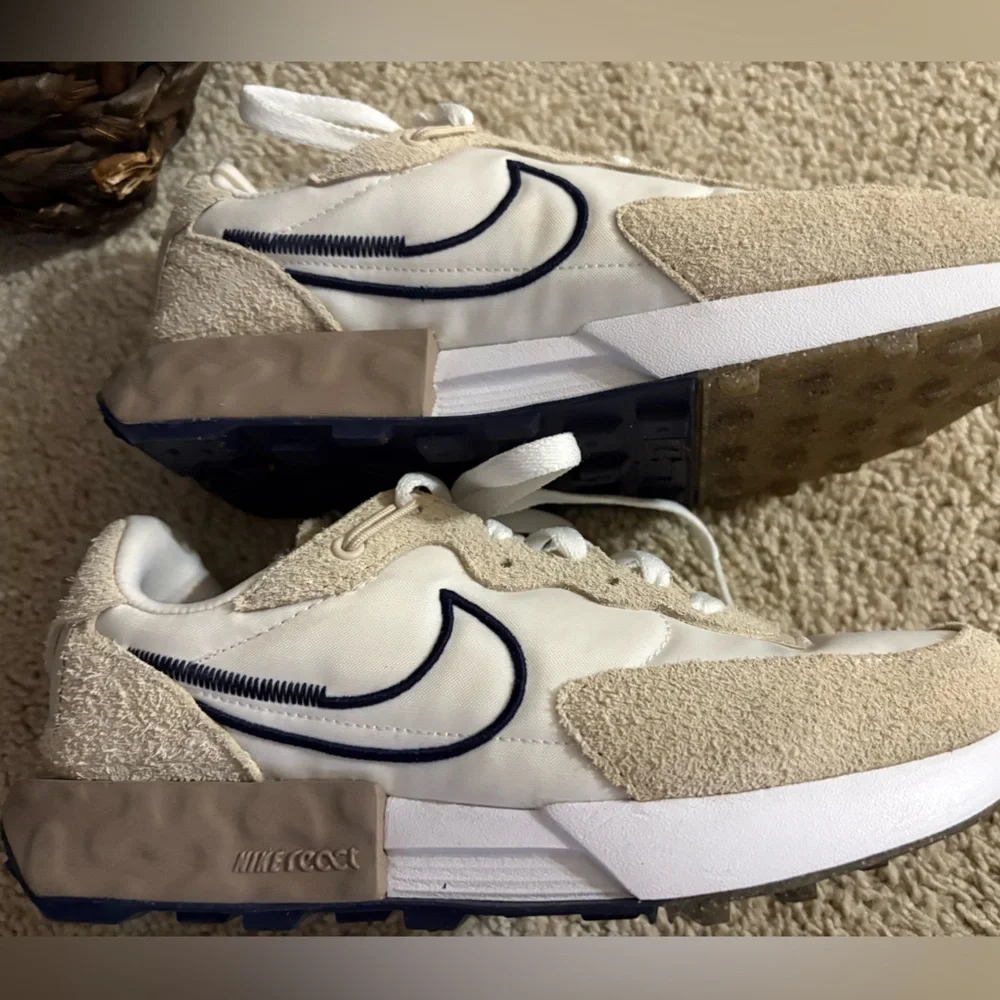 Nike Waffle fontanka style.
 Beige and navy.  Women’s size 8 - Picture 3 of 11